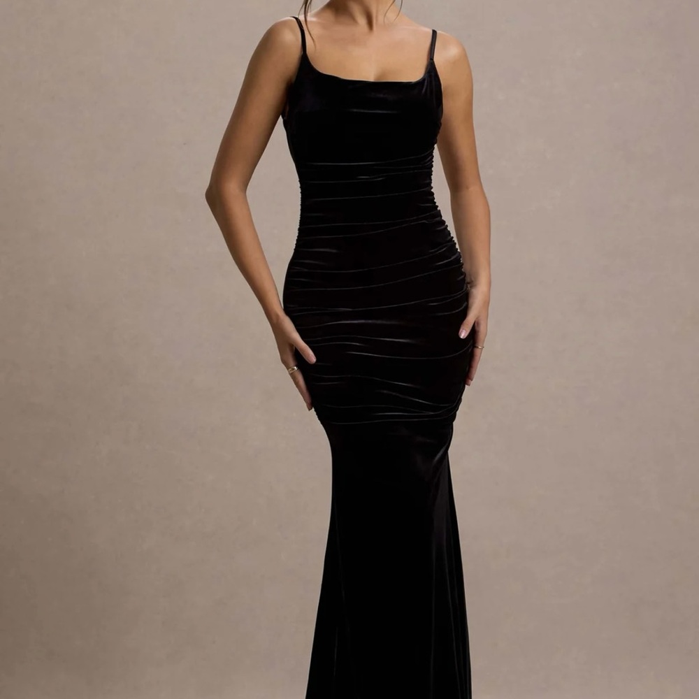 CLUB L LONDON ADELE Elegant Black VELVET Evening Gown - Picture 4 of 7